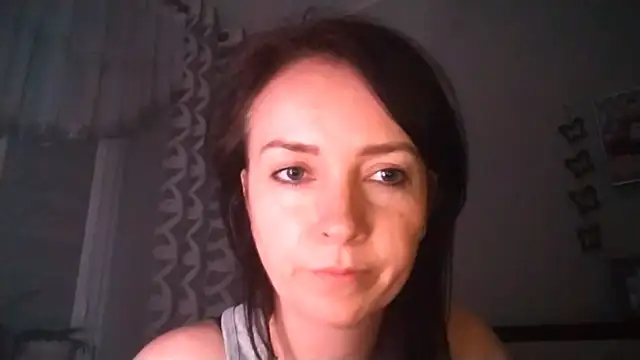 JenniferAlone webcam