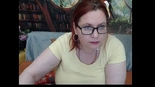 PlayfullMature webcam