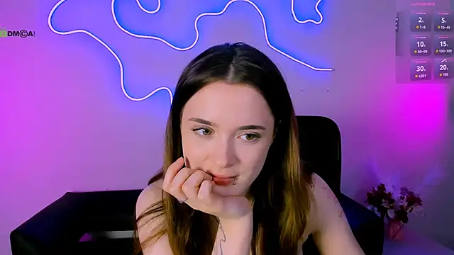 liana_kisses webcam