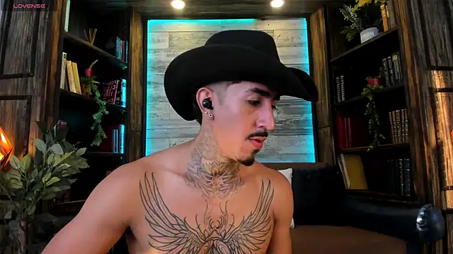Donovan_Desmond live cam on StripChat