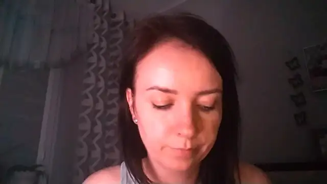 JenniferAlone webcam
