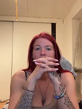 LisaLuxx webcam