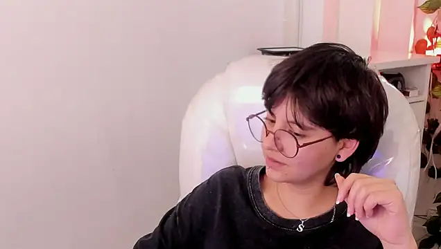 Nathaly_ds live cam on StripChat