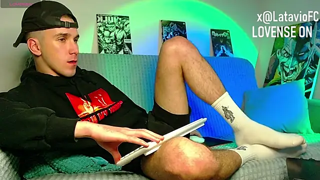 Midnighter_ webcam
