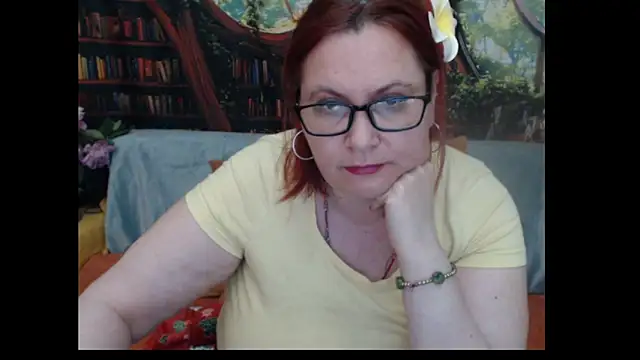 PlayfullMature webcam