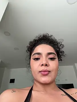 curlyierr (F young) - Deep throat sloppy + Titfuck