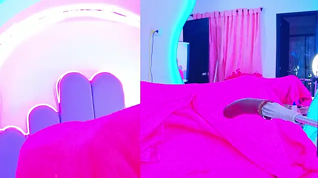 NathaxaLeans webcam
