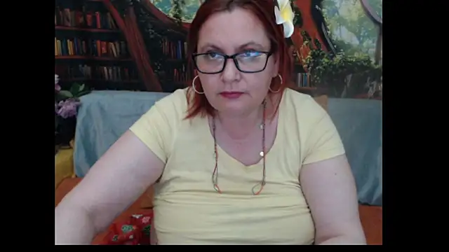 PlayfullMature webcam
