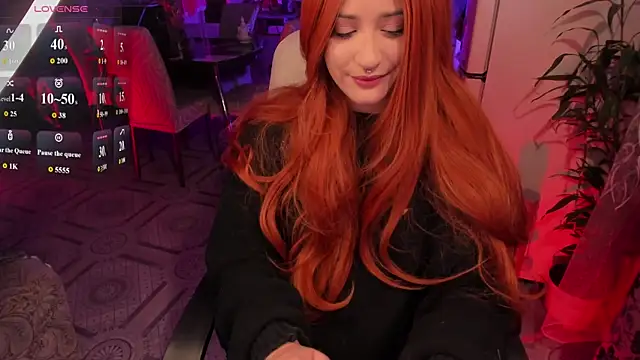 Sserendipityy live cam on StripChat