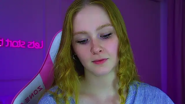 AgataFoxley webcam