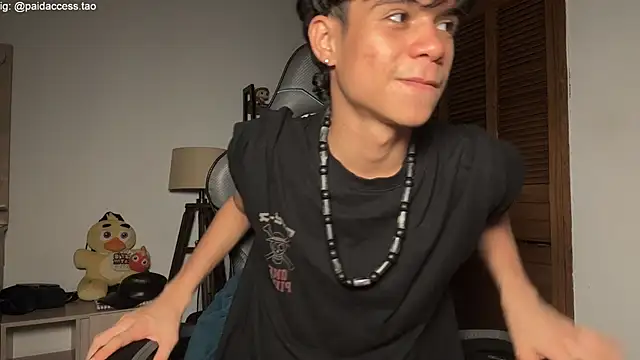 OopsAgain_ webcam