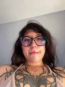 MennaLee_ webcam