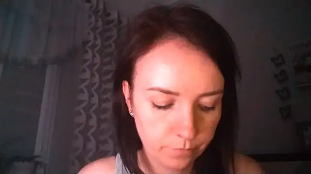 JenniferAlone webcam