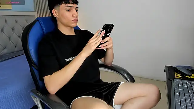 SamBlack_ live cam on StripChat