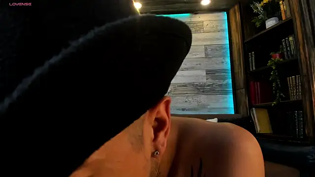 Donovan_Desmond webcam