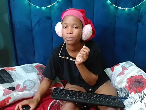 HotCreamyTea webcam