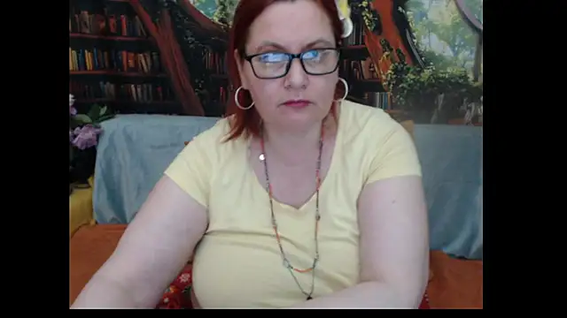 PlayfullMature webcam