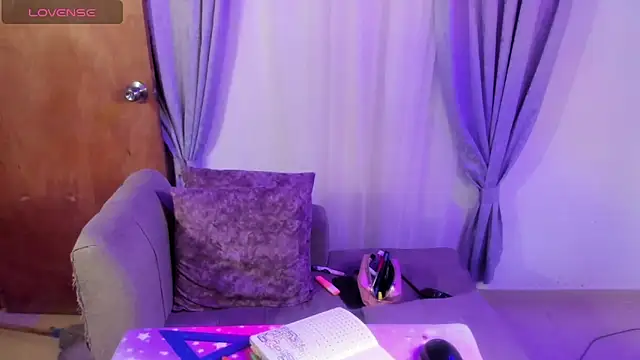 MiaYMolly webcam