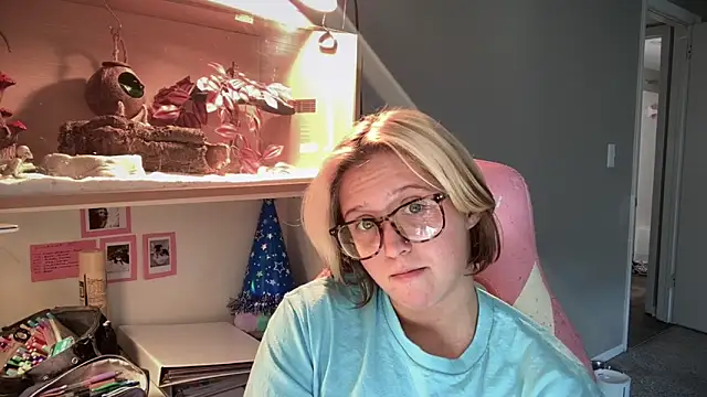 MUSCLEMOMMY1365 webcam