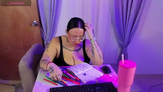 MiaYMolly webcam