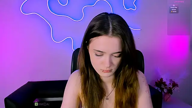 liana_kisses webcam