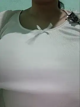 Shine_Mai webcam
