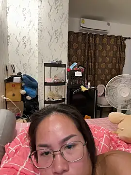 Ponthip webcam