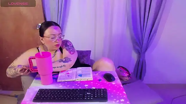 MiaYMolly webcam