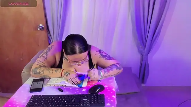 MiaYMolly webcam