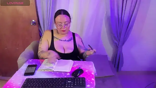 MiaYMolly webcam