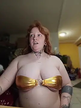 CURVYSAKURA webcam