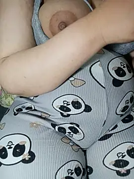 Aomtiz8 live cam on StripChat