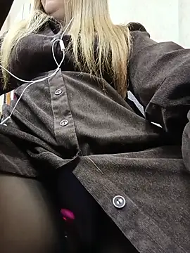 Office_Albertina live cam on StripChat