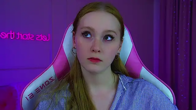 AgataFoxley webcam