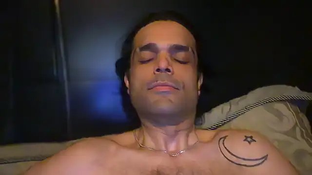 KungFuPanda001 live cam on StripChat