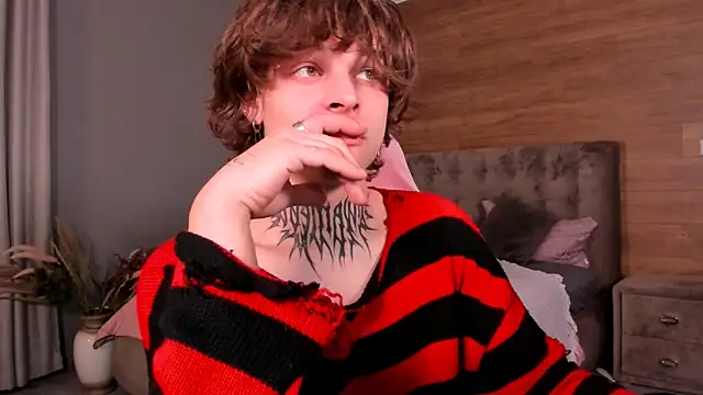 smoozie_kun live cam on StripChat