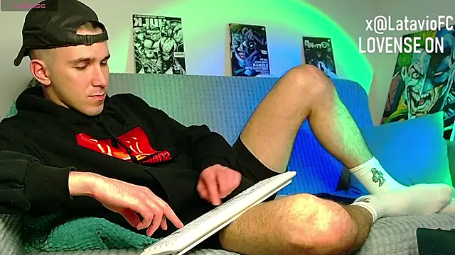 Midnighter_ live cam on StripChat