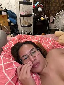 Ponthip webcam