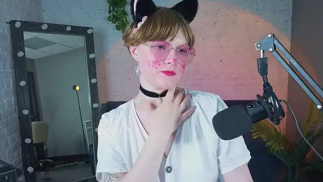 AuroraGlo live sex cam