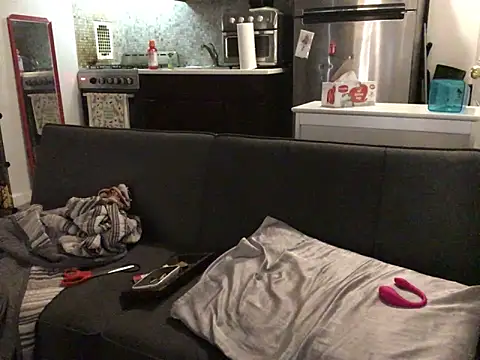 littyleesh1 live cam on StripChat
