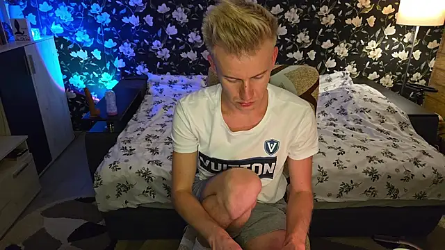 Vuitton live sex cam