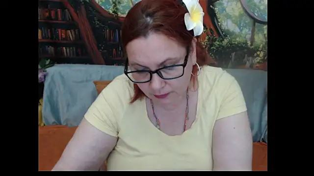 PlayfullMature webcam