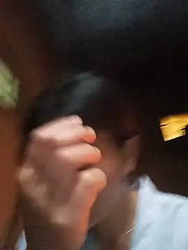 Hiniyk2 live cam on StripChat