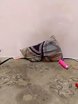 nikkyguddi (F milf) - Fuck my pussy and make me wet 😘