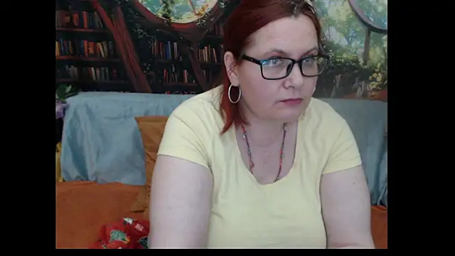 PlayfullMature webcam
