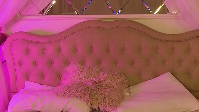 MaeveMoon webcam