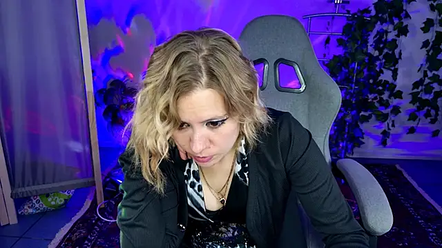 Kumiho_7777 webcam
