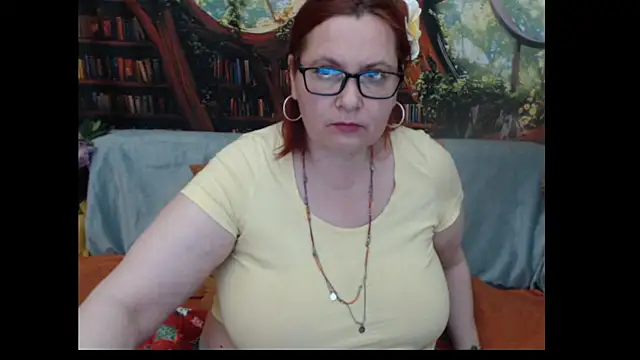 PlayfullMature webcam