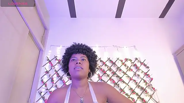 naughty_ebonyy webcam