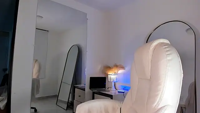 alexa_tobar webcam